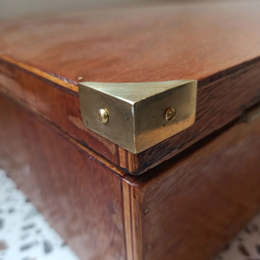 Équerre angle de meuble avec retour
