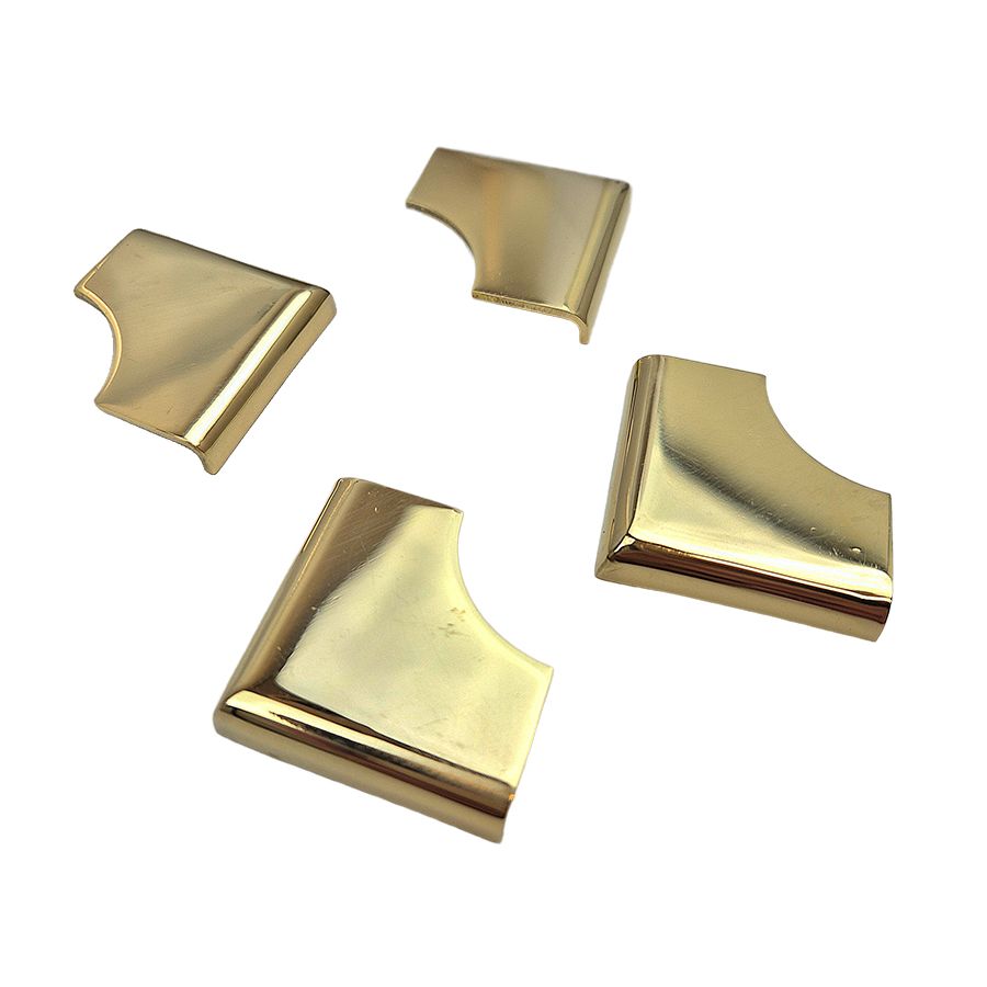 Lot de 8 petits angles 30 x 30 mm avec rebord en laiton