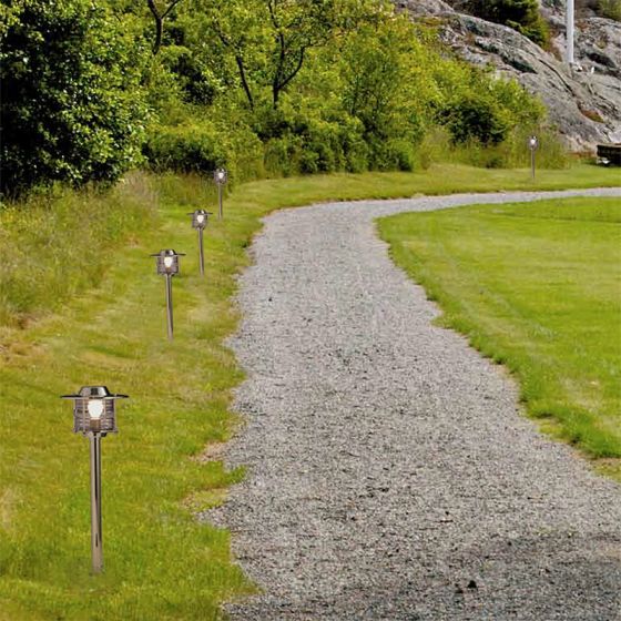Lampadaire d'extérieur type potelet en laiton poli